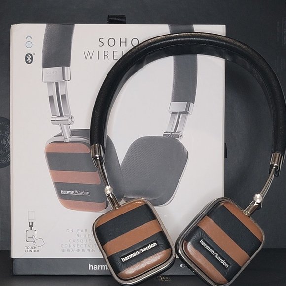 Harman/Kardon x Coach SOHO Wireless Limited Edition Headphones - Picture 3 of 4